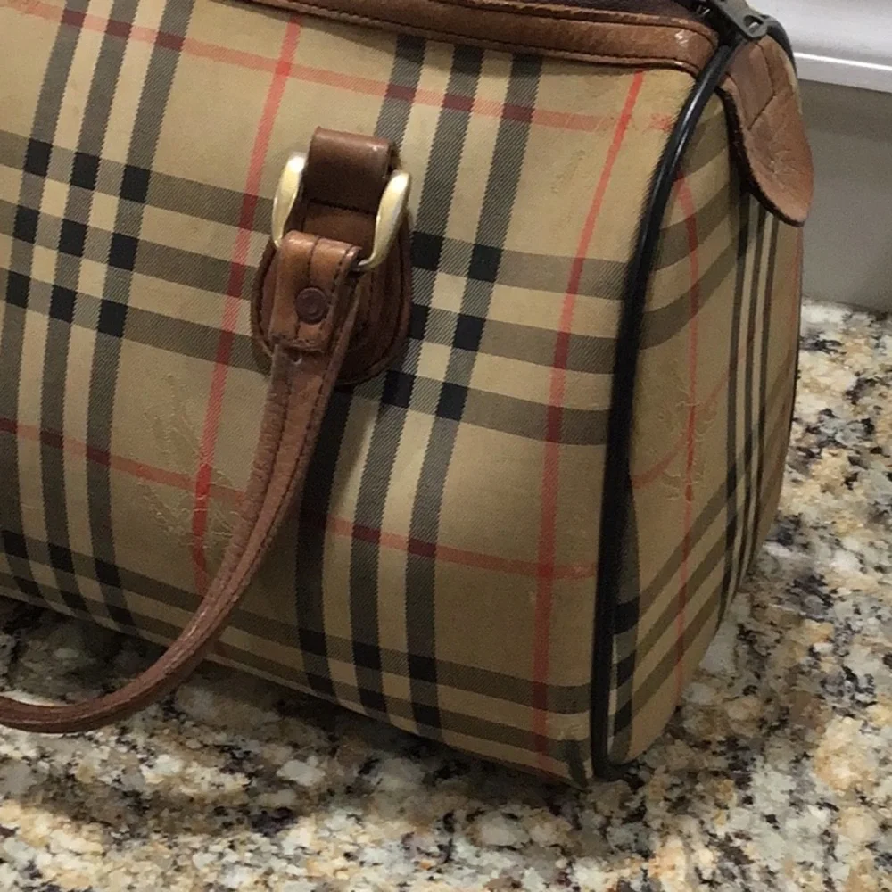 Burberry’s Vintage Check Boston Bag Burberrys with COA